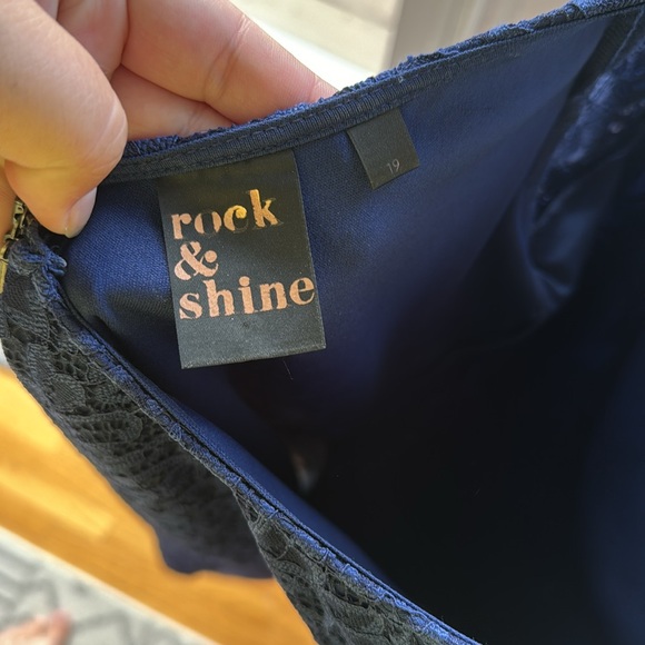 Beautiful like new dress, 3/4 length sleeves Fits like a XL - Picture 4 of 4